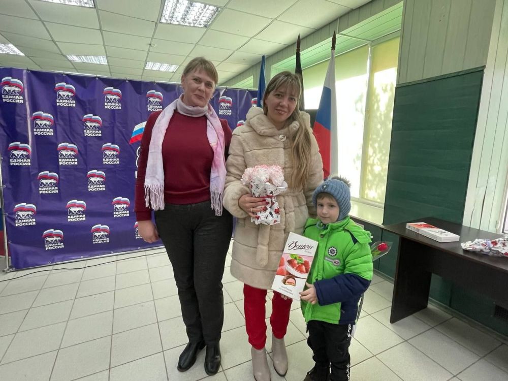 Акция "Цветы Мамам Героев" Акция "Цветы Мамам Героев"
