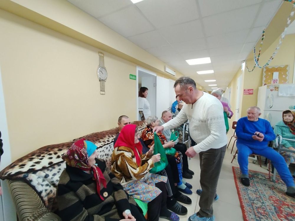 В территориальном центре Снежного отметили Международный женский день В территориальном центре Снежного отметили Международный женский день