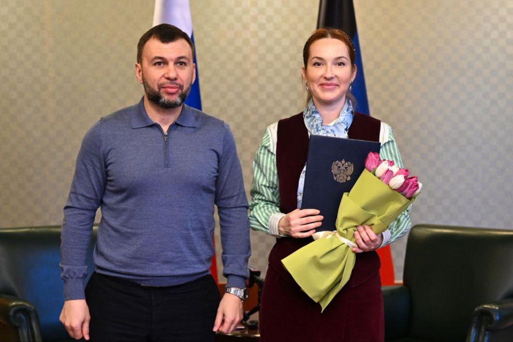 Екатерина Мартьянова: Вчера, в преддверии Международного женского дня состоялась значимая для нашего женского актива встреча с Главой Донецкой Народной Республики Денисом Владимировичем Пушилиным Екатерина Мартьянова: Вчера, в преддверии Международного женского дня состоялась значимая для нашего женского актива встреча с Главой Донецкой Народной Республики Денисом Владимировичем Пушилиным