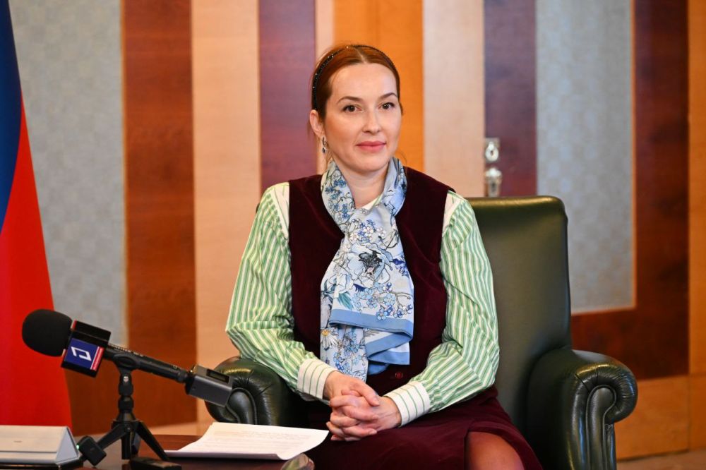 Екатерина Мартьянова: Вчера, в преддверии Международного женского дня состоялась значимая для нашего женского актива встреча с Главой Донецкой Народной Республики Денисом Владимировичем Пушилиным Екатерина Мартьянова: Вчера, в преддверии Международного женского дня состоялась значимая для нашего женского актива встреча с Главой Донецкой Народной Республики Денисом Владимировичем Пушилиным