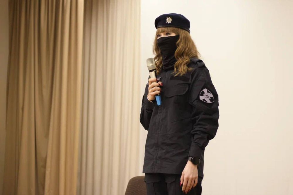 Девушка в СОБР: сила и женственность Девушка в СОБР: сила и женственность