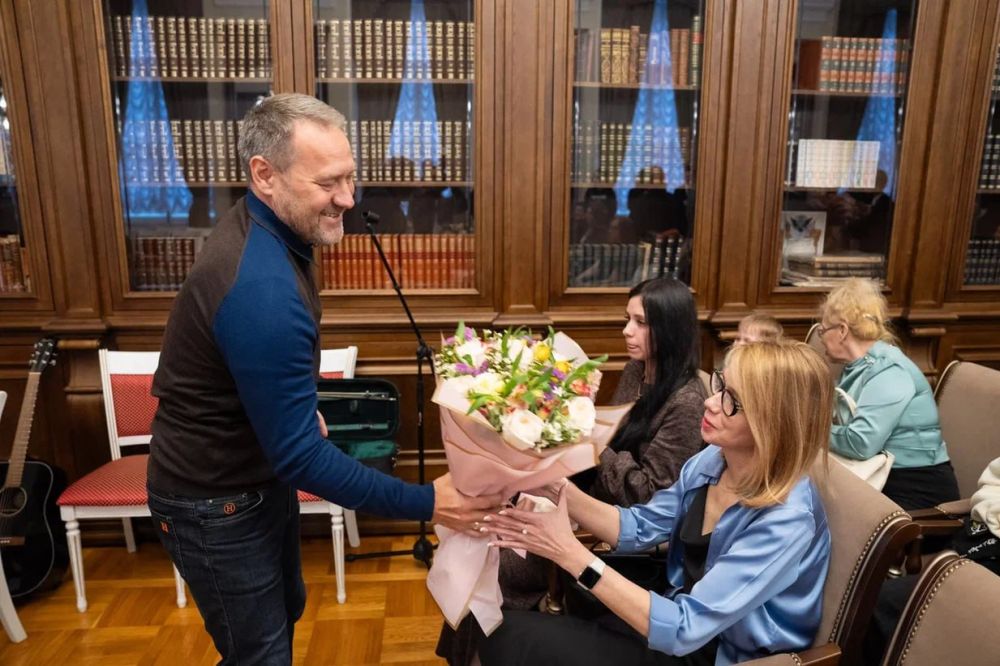В преддверии Международного женского дня #депутат_Малькевич принял участие в особенной встрече – телемосте между Законодательным Собранием Санкт-Петербурга и Ленинградским гвардейским мотострелковым полком В преддверии Международного женского дня #депутат_Малькевич принял участие в особенной встрече – телемосте между Законодательным Собранием Санкт-Петербурга и Ленинградским гвардейским мотострелковым полком