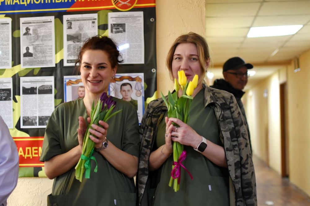 Добровольцы Донецкого РО ВСКС в рамках Всероссийской акции «В благодарность за службу!» посетили воинские части с особой миссией — поздравить наших дорогих женщин-военнослужащих, настоящих героинь, с Международным женским... Добровольцы Донецкого РО ВСКС в рамках Всероссийской акции «В благодарность за службу!» посетили воинские части с особой миссией — поздравить наших дорогих женщин-военнослужащих, настоящих героинь, с Международным женским...