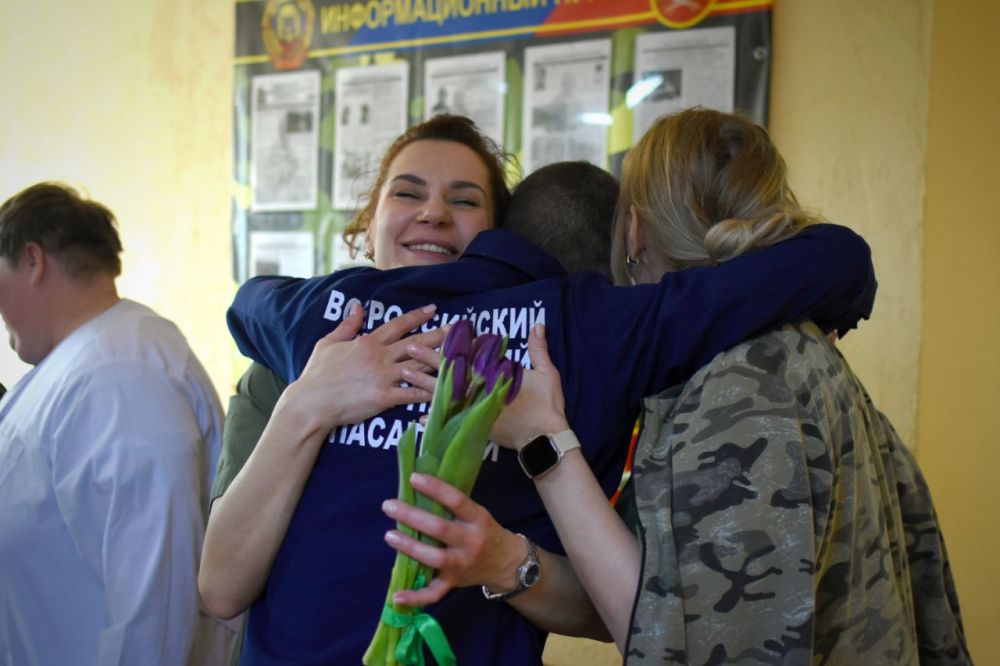Добровольцы Донецкого РО ВСКС в рамках Всероссийской акции «В благодарность за службу!» посетили воинские части с особой миссией — поздравить наших дорогих женщин-военнослужащих, настоящих героинь, с Международным женским... Добровольцы Донецкого РО ВСКС в рамках Всероссийской акции «В благодарность за службу!» посетили воинские части с особой миссией — поздравить наших дорогих женщин-военнослужащих, настоящих героинь, с Международным женским...
