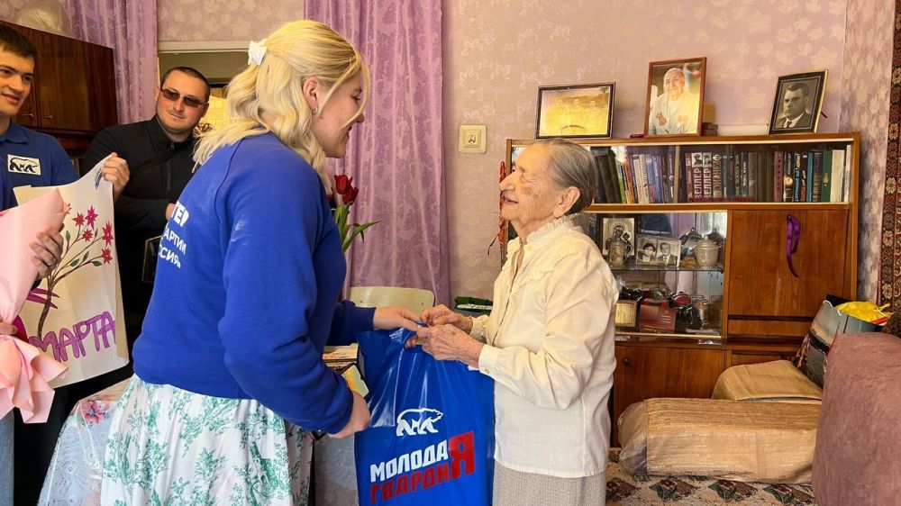 С теплом и благодарностью: поздравление ветерана с 8 Марта С теплом и благодарностью: поздравление ветерана с 8 Марта