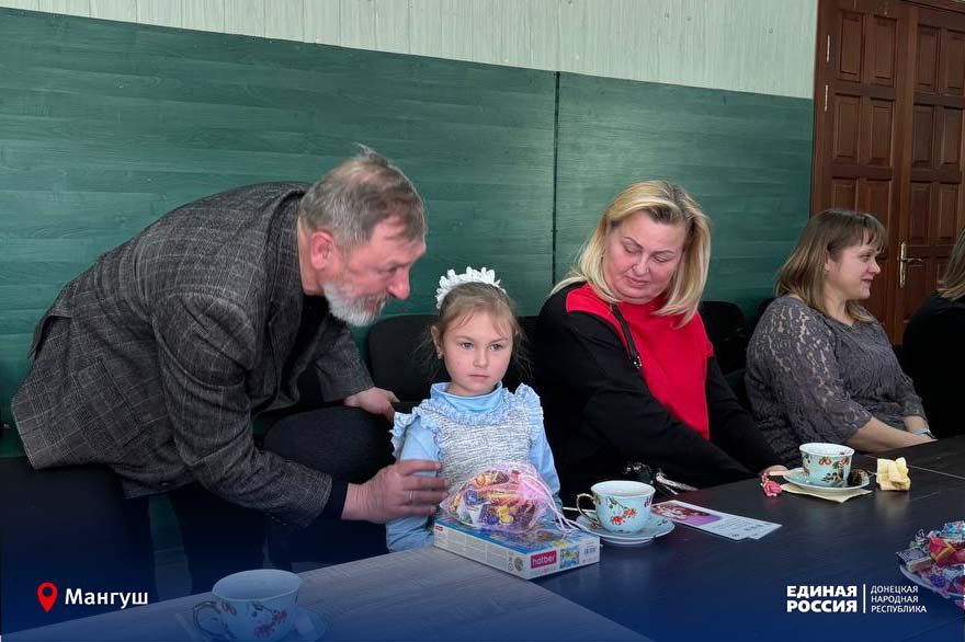 Цветы – символ весны и надежды Цветы – символ весны и надежды