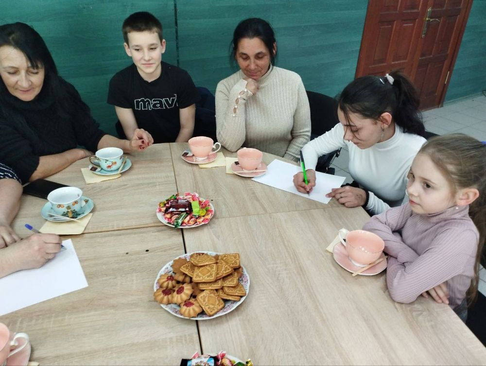 Самым добрым, чутким, нежным, заботливым, трудолюбивым, и конечно же, самым красивым, нашим мамам! Самым добрым, чутким, нежным, заботливым, трудолюбивым, и конечно же, самым красивым, нашим мамам!