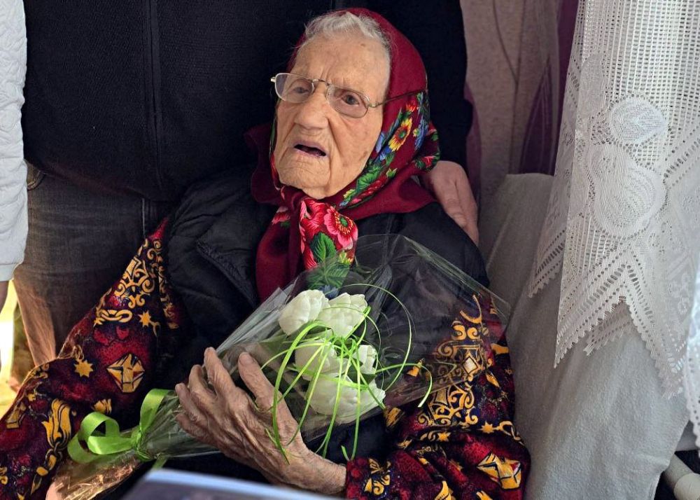 Иван Адамец: Жительницу Куйбышевского района поздравили со -летним юбилеем! Иван Адамец: Жительницу Куйбышевского района поздравили со -летним юбилеем!
