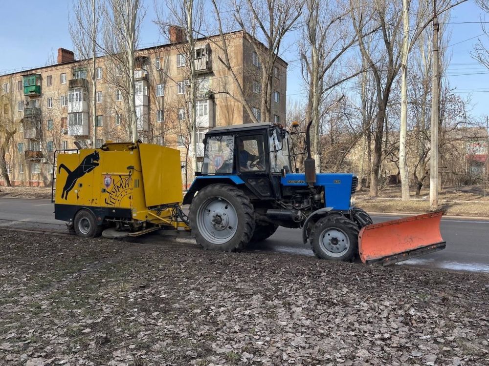 МУП «Простор» ежедневно выполняет все необходимые работы по содержанию городских улиц МУП «Простор» ежедневно выполняет все необходимые работы по содержанию городских улиц