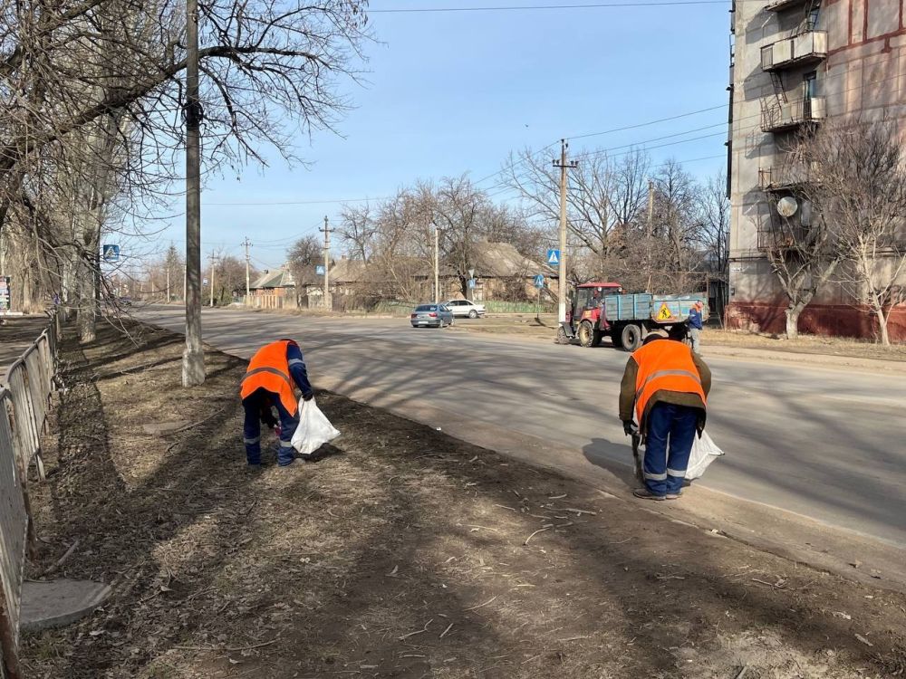 МУП «Простор» ежедневно выполняет все необходимые работы по содержанию городских улиц МУП «Простор» ежедневно выполняет все необходимые работы по содержанию городских улиц