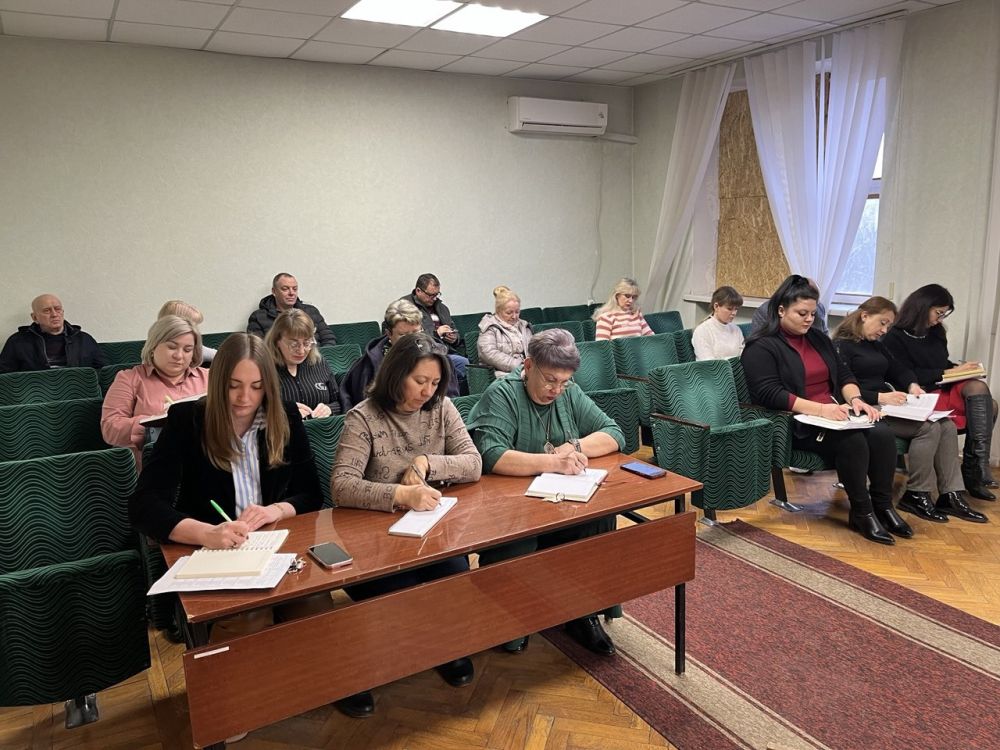 В Пролетарском районе г. Донецка прошло аппаратное совещание с участием руководителей жилищно-коммунальных предприятий, организаций, служб, представителя Филиала Государственного Фонда поддержки участников специальной... В Пролетарском районе г. Донецка прошло аппаратное совещание с участием руководителей жилищно-коммунальных предприятий, организаций, служб, представителя Филиала Государственного Фонда поддержки участников специальной...