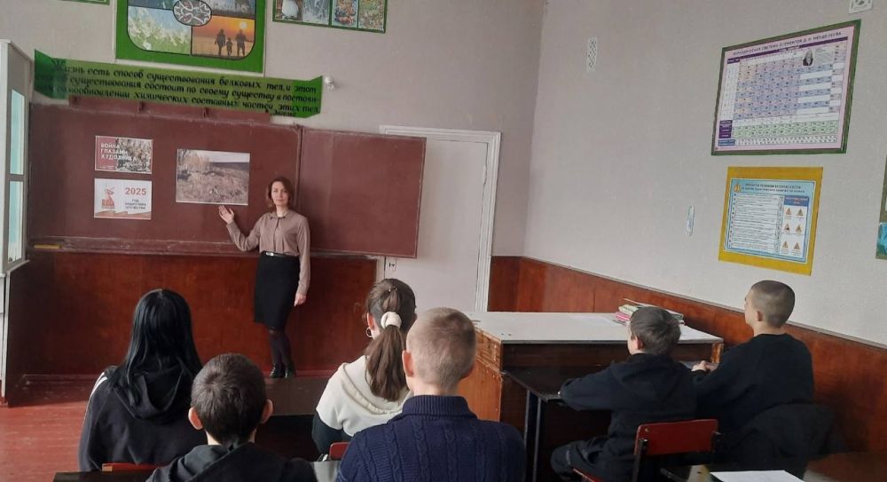 В Снежном в рамках партпроекта Единой России "Историческая память" прошли мероприятия, посвященные Году защитника Отечества и приближающегося 80 - летия Победы В Снежном в рамках партпроекта Единой России "Историческая память" прошли мероприятия, посвященные Году защитника Отечества и приближающегося 80 - летия Победы
