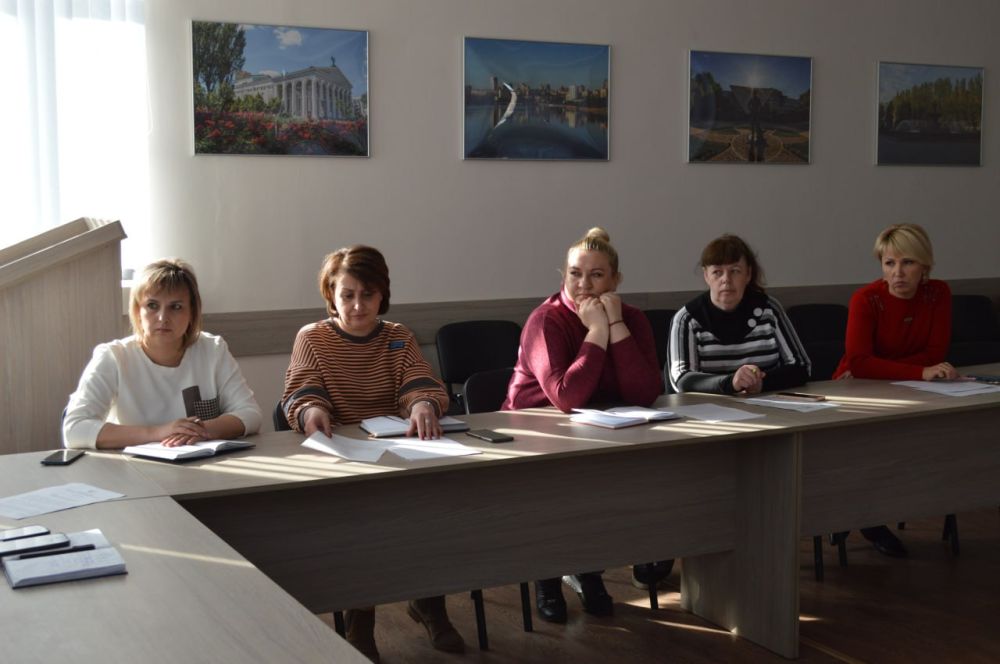 Татьяна Копылова: Сегодня, 11 марта, в Управе Ворошиловского внутригородского района состоялось совещание с заместителями руководителя, начальниками отделов и заведующими секторами Управы Татьяна Копылова: Сегодня, 11 марта, в Управе Ворошиловского внутригородского района состоялось совещание с заместителями руководителя, начальниками отделов и заведующими секторами Управы