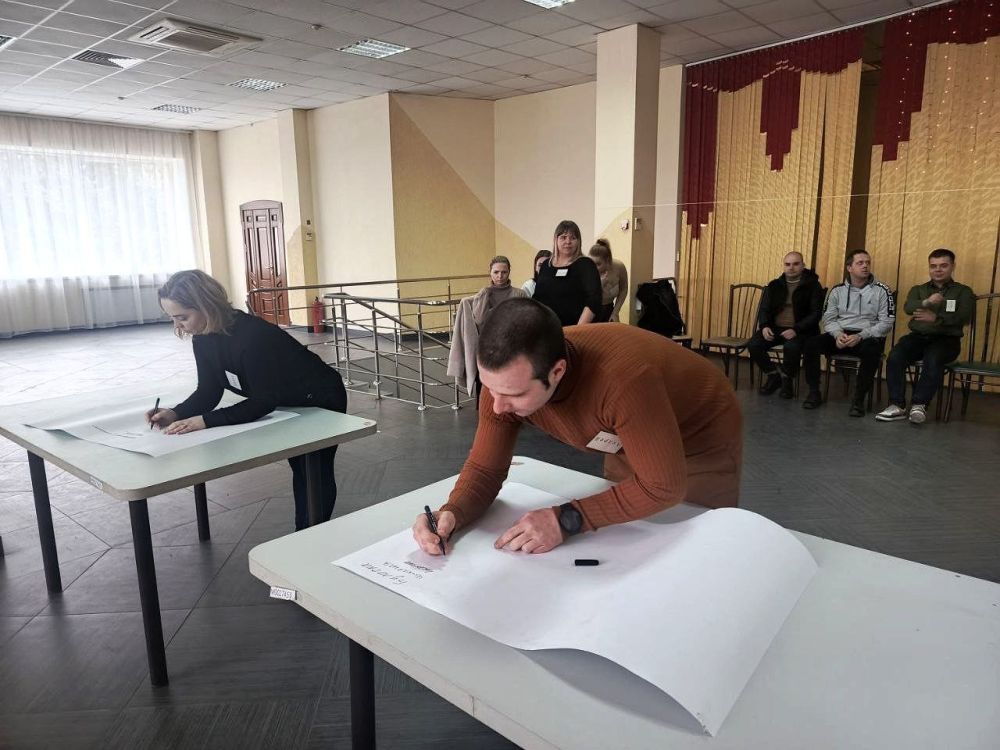 На ММЗ прошёл интеллектуально-развлекательный конкурс «Кто лучше…?» среди молодых сотрудников структурных подразделений На ММЗ прошёл интеллектуально-развлекательный конкурс «Кто лучше…?» среди молодых сотрудников структурных подразделений