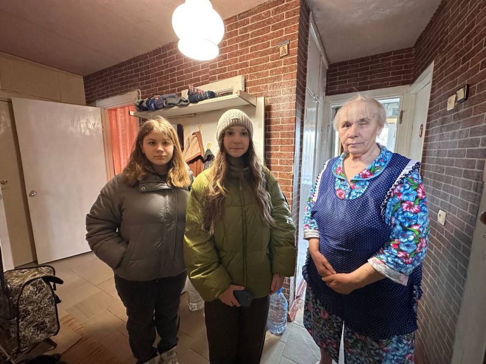 "Эстафета добра".. Все больше неравнодушных сердец присоединяются к акции «Эстафета добра». ГБОУ "Школа №10 г.о. Донецк" совместно с Управой Калининского внутригородского района Администрации городского округа Донецк... "Эстафета добра".. Все больше неравнодушных сердец присоединяются к акции «Эстафета добра». ГБОУ "Школа №10 г.о. Донецк" совместно с Управой Калининского внутригородского района Администрации городского округа Донецк...