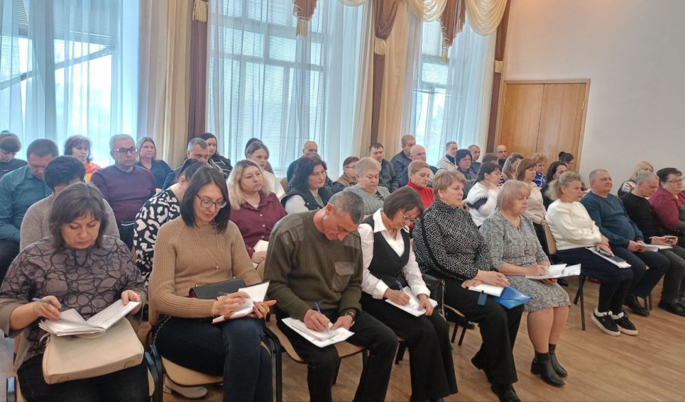 Наталья Великодная: Проведение общереспубликанского субботника, вопросы, касающиеся жизнеобеспечения обсудили сегодня на расширенном аппаратном совещании с начальниками и заведующими территориальных отделов и отделов ... Наталья Великодная: Проведение общереспубликанского субботника, вопросы, касающиеся жизнеобеспечения обсудили сегодня на расширенном аппаратном совещании с начальниками и заведующими территориальных отделов и отделов ...