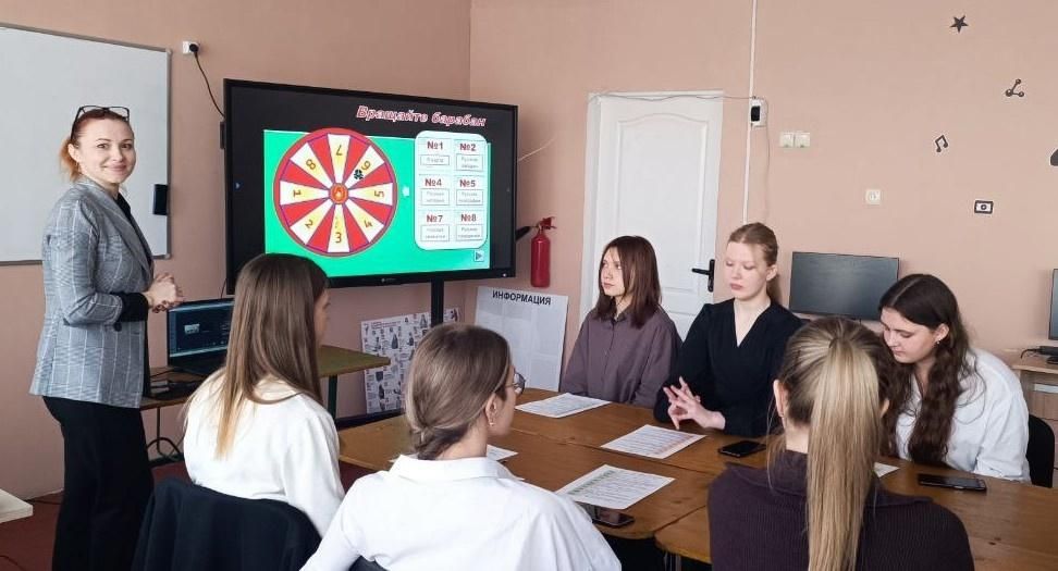 Школьники Сахалинской области и Шахтерска встретились на интеллектуальном поединке Школьники Сахалинской области и Шахтерска встретились на интеллектуальном поединке