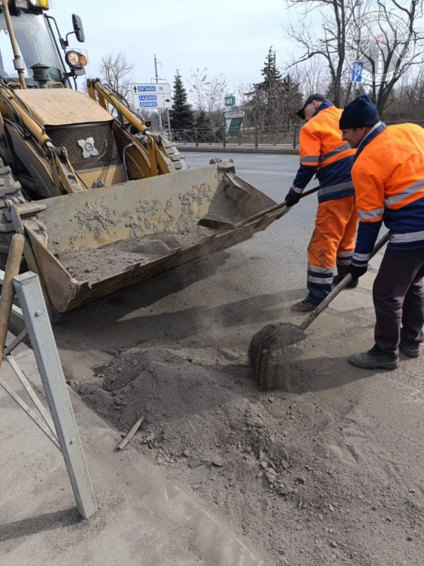 В ГКУ ДНР "Служба автомобильных дорог Донбасса" отчитались о выполненных с начала марта мероприятиях по содержанию дорог общего пользования В ГКУ ДНР "Служба автомобильных дорог Донбасса" отчитались о выполненных с начала марта мероприятиях по содержанию дорог общего пользования