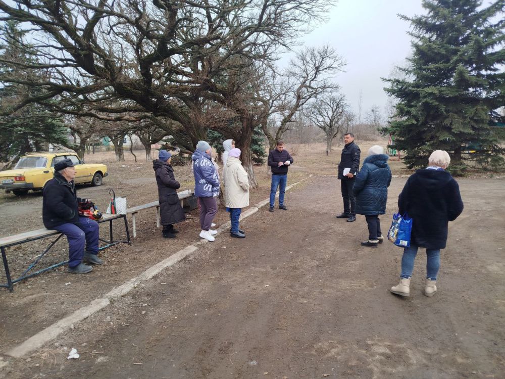 11 марта заместитель главы Администрации Старобешевского муниципального округа Юрий Манжелеев провел встречу с жителями села Придорожное 11 марта заместитель главы Администрации Старобешевского муниципального округа Юрий Манжелеев провел встречу с жителями села Придорожное