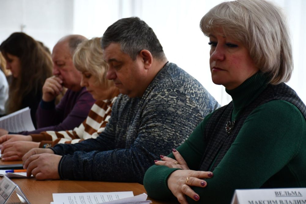 Сергей Желновач: Заседание Дебальцевского городского совета Донецкой Народной Республики первого созыва Сергей Желновач: Заседание Дебальцевского городского совета Донецкой Народной Республики первого созыва