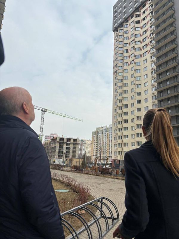 Генсека ОБСЕ Феридуна Синирлиоглу привезли на место атаки дронов в подмосковном Видном Генсека ОБСЕ Феридуна Синирлиоглу привезли на место атаки дронов в подмосковном Видном
