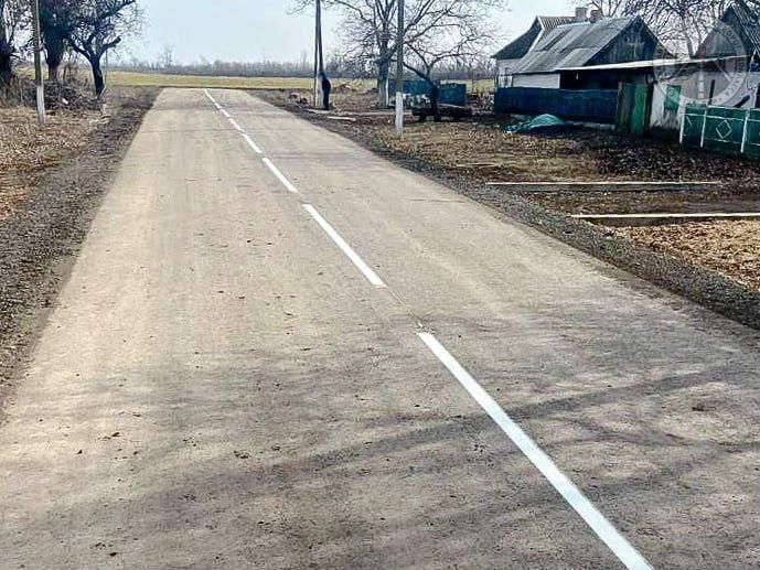 Работники «Службы автомобильных дорог Донбасса» обновляют разметку на дорогах общего пользования Работники «Службы автомобильных дорог Донбасса» обновляют разметку на дорогах общего пользования
