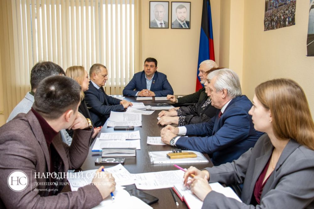 В Народном Совете обсудили дополнительные меры поддержки студентов из семей участников СВО В Народном Совете обсудили дополнительные меры поддержки студентов из семей участников СВО