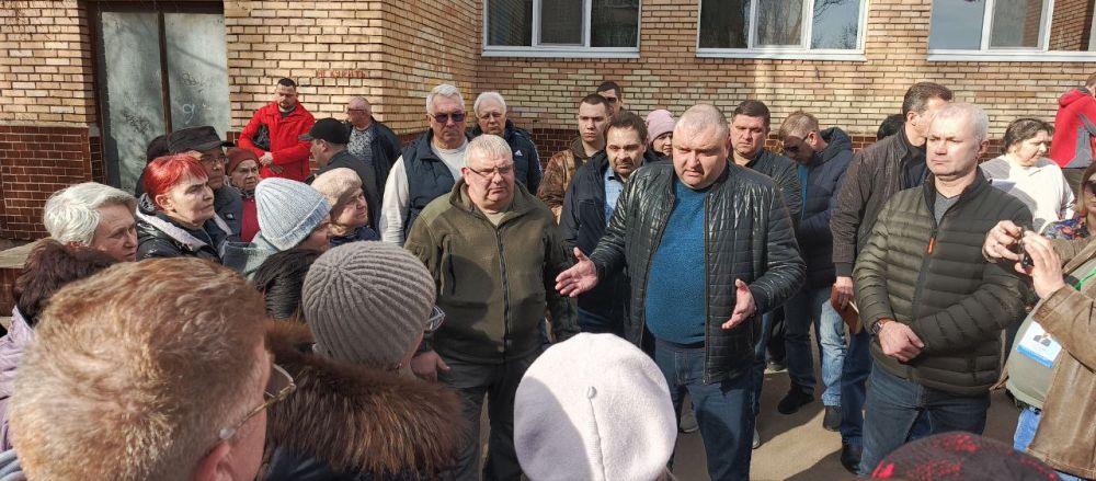 Юрий Будрин: Сегодня, 12 марта 2025 года, на территории микрорайона "Широкий" прошел сход с гражданами Кировского района Юрий Будрин: Сегодня, 12 марта 2025 года, на территории микрорайона "Широкий" прошел сход с гражданами Кировского района