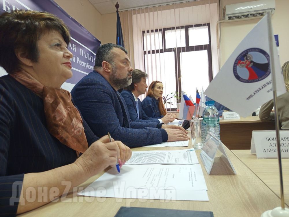 Помогут управлять Республикой: общественные советы в ДНР создадут уже в мае Помогут управлять Республикой: общественные советы в ДНР создадут уже в мае