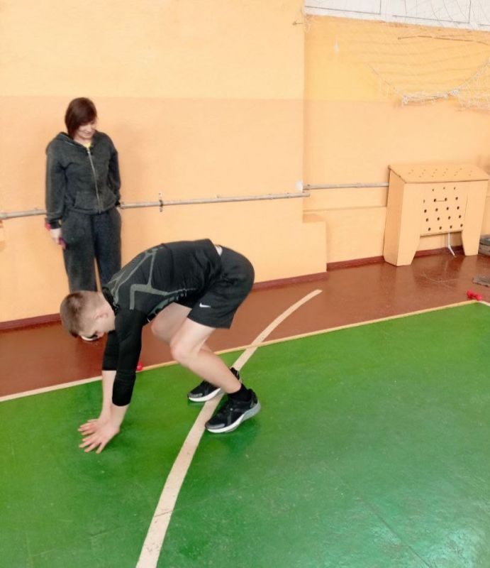 В Ждановке прошло тестирование по ГТО среди юношей и девушек В Ждановке прошло тестирование по ГТО среди юношей и девушек