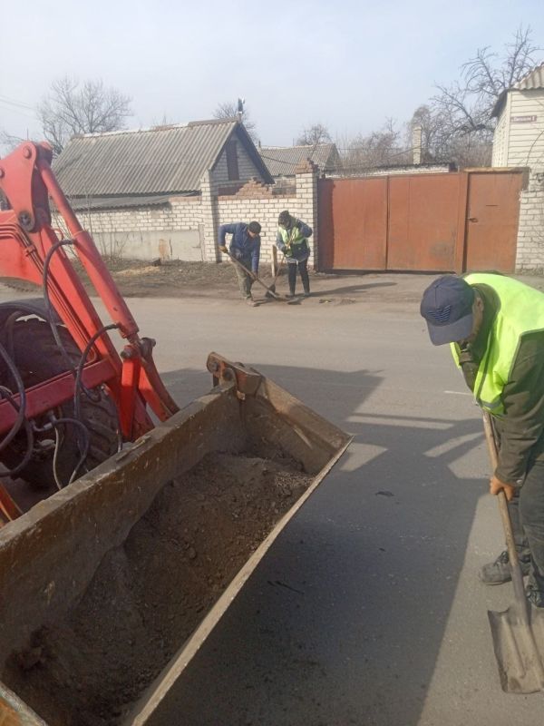 Сергей Желновач: В городском округе Дебальцево начались весенние работы по благоустройству округа Сергей Желновач: В городском округе Дебальцево начались весенние работы по благоустройству округа