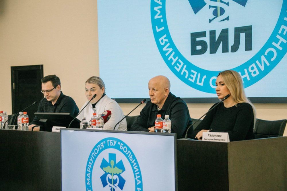 Олег Моргун: О развитии и перспективах системы здравоохранения в Мариуполе говорили сегодня вместе с министром здравоохранения Республики Дмитрием Гарцевым и главный врачом Больницы интенсивного лечения Валентиной Гавриляк Олег Моргун: О развитии и перспективах системы здравоохранения в Мариуполе говорили сегодня вместе с министром здравоохранения Республики Дмитрием Гарцевым и главный врачом Больницы интенсивного лечения Валентиной Гавриляк
