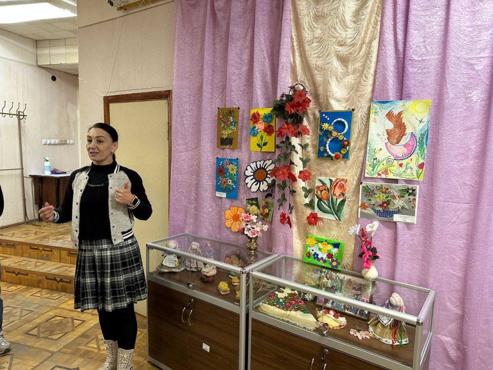 В рамках проекта «Историческая память» в городском округе Иловайск состоялась экскурсия в городской музей для волонтеров «Дома народного единства» Нижегородской области, организованная администрацией города В рамках проекта «Историческая память» в городском округе Иловайск состоялась экскурсия в городской музей для волонтеров «Дома народного единства» Нижегородской области, организованная администрацией города