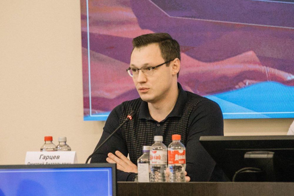 Олег Моргун: О развитии и перспективах системы здравоохранения в Мариуполе говорили сегодня вместе с министром здравоохранения Республики Дмитрием Гарцевым и главный врачом Больницы интенсивного лечения Валентиной Гавриляк Олег Моргун: О развитии и перспективах системы здравоохранения в Мариуполе говорили сегодня вместе с министром здравоохранения Республики Дмитрием Гарцевым и главный врачом Больницы интенсивного лечения Валентиной Гавриляк