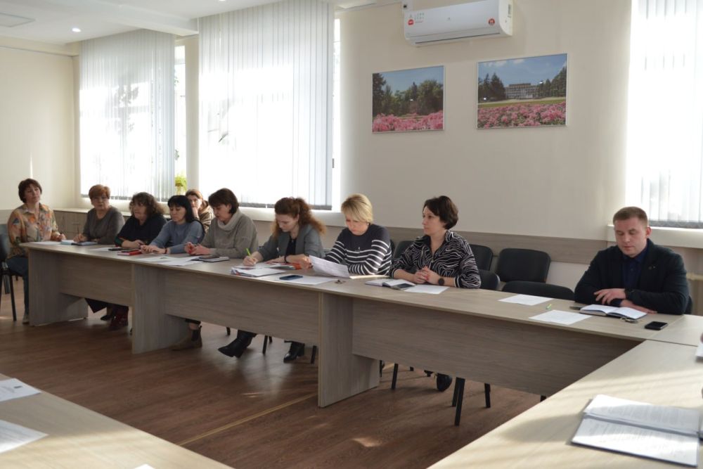 Татьяна Копылова: Сегодня, 12 марта, в Управе Ворошиловского внутригородского района Администрации городского округа Донецк состоялось аппаратное совещание, на котором присутствовал заместитель главы администрации городского... Татьяна Копылова: Сегодня, 12 марта, в Управе Ворошиловского внутригородского района Администрации городского округа Донецк состоялось аппаратное совещание, на котором присутствовал заместитель главы администрации городского...