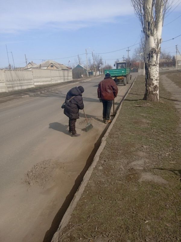Сергей Желновач: В городском округе Дебальцево начались весенние работы по благоустройству округа Сергей Желновач: В городском округе Дебальцево начались весенние работы по благоустройству округа