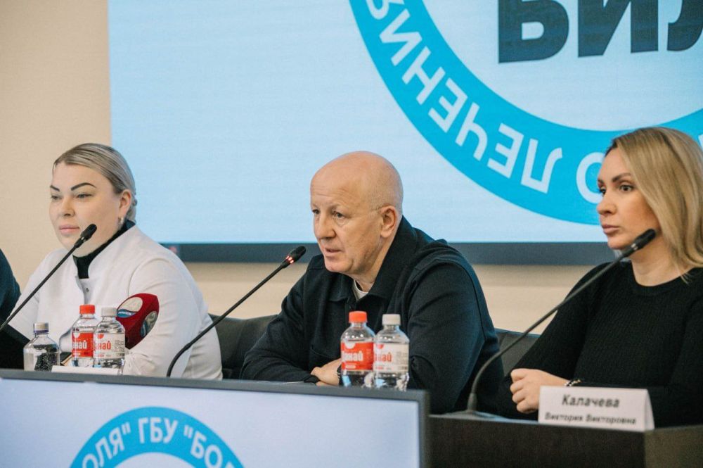 Олег Моргун: О развитии и перспективах системы здравоохранения в Мариуполе говорили сегодня вместе с министром здравоохранения Республики Дмитрием Гарцевым и главный врачом Больницы интенсивного лечения Валентиной Гавриляк Олег Моргун: О развитии и перспективах системы здравоохранения в Мариуполе говорили сегодня вместе с министром здравоохранения Республики Дмитрием Гарцевым и главный врачом Больницы интенсивного лечения Валентиной Гавриляк