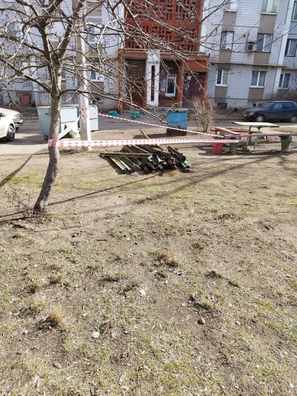 Выполнены работы по демонтажу аварийной детской площадки по адресу ул. Пухова, 31 Выполнены работы по демонтажу аварийной детской площадки по адресу ул. Пухова, 31