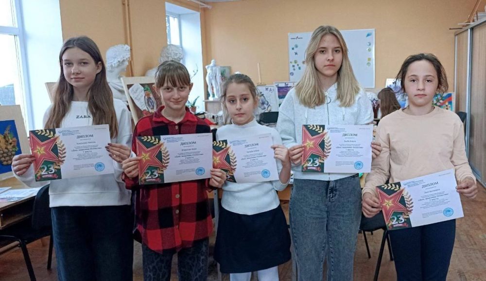 Поздравляем юных художников 2-3 класса изобразительного искусства Першотравневой школы искусств за занятые призовые места во Всероссийском детском творческом конкурсе к 23 Февраля «День защитника Отечества» Поздравляем юных художников 2-3 класса изобразительного искусства Першотравневой школы искусств за занятые призовые места во Всероссийском детском творческом конкурсе к 23 Февраля «День защитника Отечества»