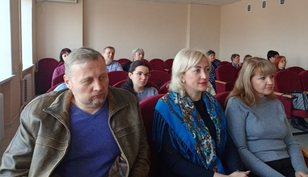 Депутаты Ясиноватского муниципального совета приняли участие во встрече с Министром транспорта ДНР Депутаты Ясиноватского муниципального совета приняли участие во встрече с Министром транспорта ДНР