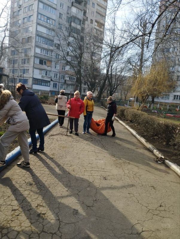 Юрий Будрин: Сегодня, 13.03.2025, в рамках проекта «Городская среда», реализуемого Всероссийской политической партией Единая Россиясотрудники МБУ ДО "Школа искусств № 7 г. Донецка", ГКДОУ "Детский сад № 166 г. о. Донецк" и... Юрий Будрин: Сегодня, 13.03.2025, в рамках проекта «Городская среда», реализуемого Всероссийской политической партией Единая Россиясотрудники МБУ ДО "Школа искусств № 7 г. Донецка", ГКДОУ "Детский сад № 166 г. о. Донецк" и...