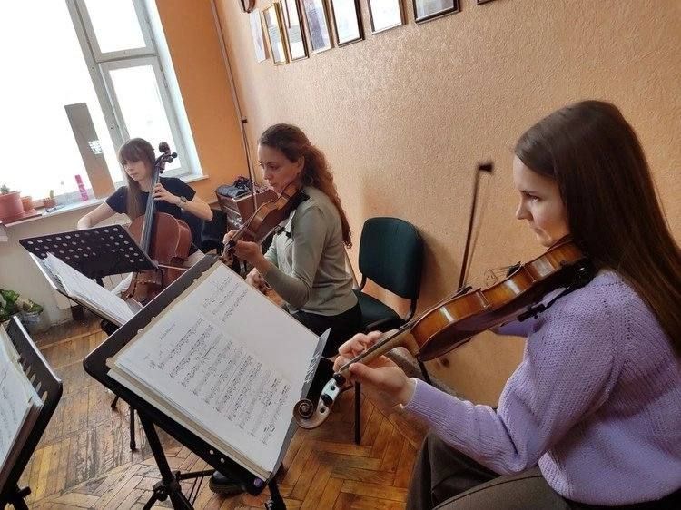 Донбасское искусство покорит Калининград: музыканты Донецкой филармонии отправятся в гастрольный тур по самому западному региону России Донбасское искусство покорит Калининград: музыканты Донецкой филармонии отправятся в гастрольный тур по самому западному региону России