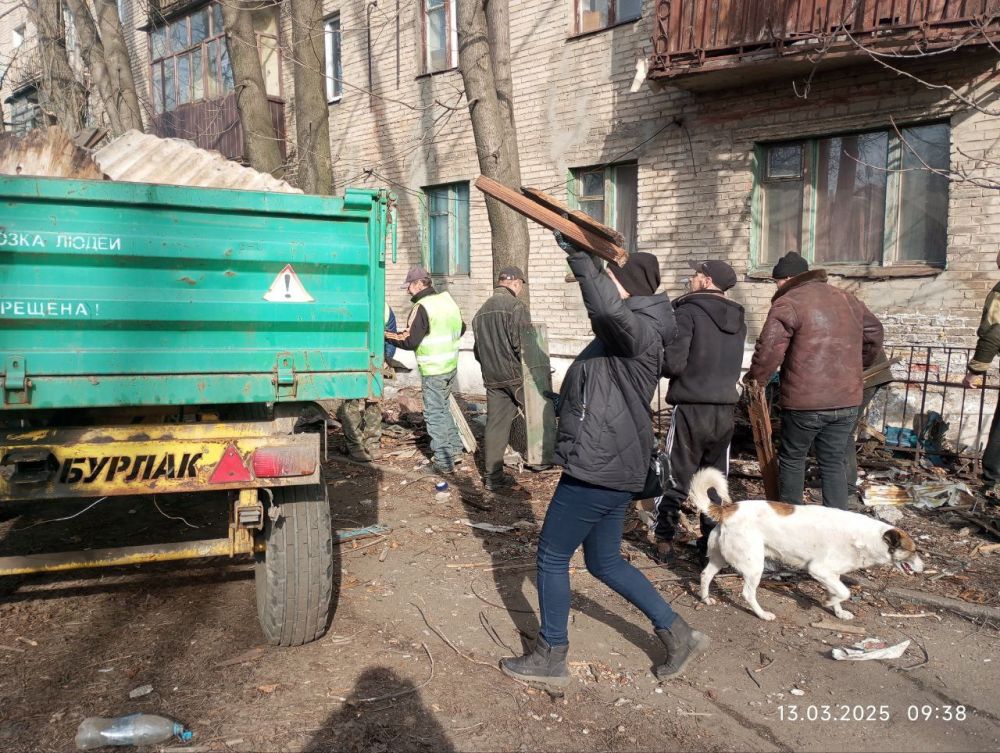 Сергей Желновач: В городском округе Дебальцево продолжаются весенние работы по благоустройству округа Сергей Желновач: В городском округе Дебальцево продолжаются весенние работы по благоустройству округа