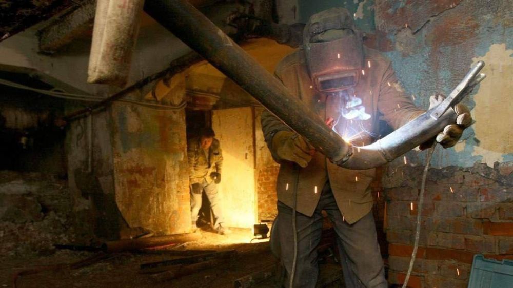 Сегодня, 13 марта, сотрудниками подрядной организации шеф-региона г. Москва совместно с МУП АГД «Управляющая компания Ленинского района г. Донецка», выполнены работы по ремонту на внутренних сетях центрального отопления и... Сегодня, 13 марта, сотрудниками подрядной организации шеф-региона г. Москва совместно с МУП АГД «Управляющая компания Ленинского района г. Донецка», выполнены работы по ремонту на внутренних сетях центрального отопления и...