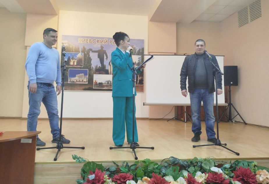 В преддверии профессионального праздника - Дня работников жилищно - коммунального хозяйства и бытового обслуживания населения, отметил лучших работников данной сферы грамотами и благодарностями за нелегкий и самоотверженный... В преддверии профессионального праздника - Дня работников жилищно - коммунального хозяйства и бытового обслуживания населения, отметил лучших работников данной сферы грамотами и благодарностями за нелегкий и самоотверженный...