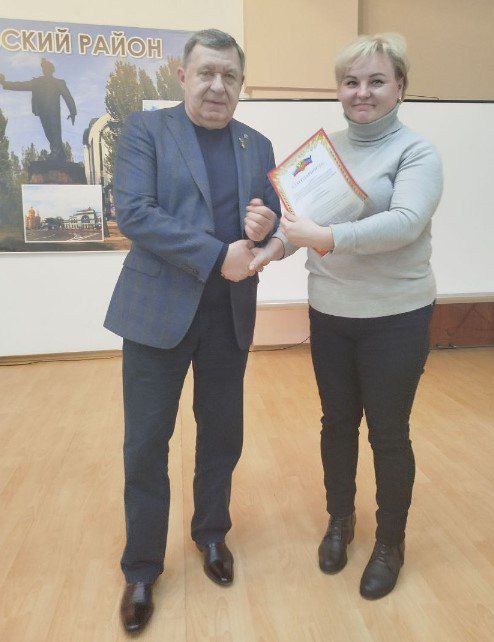 В преддверии профессионального праздника - Дня работников жилищно - коммунального хозяйства и бытового обслуживания населения, отметил лучших работников данной сферы грамотами и благодарностями за нелегкий и самоотверженный... В преддверии профессионального праздника - Дня работников жилищно - коммунального хозяйства и бытового обслуживания населения, отметил лучших работников данной сферы грамотами и благодарностями за нелегкий и самоотверженный...