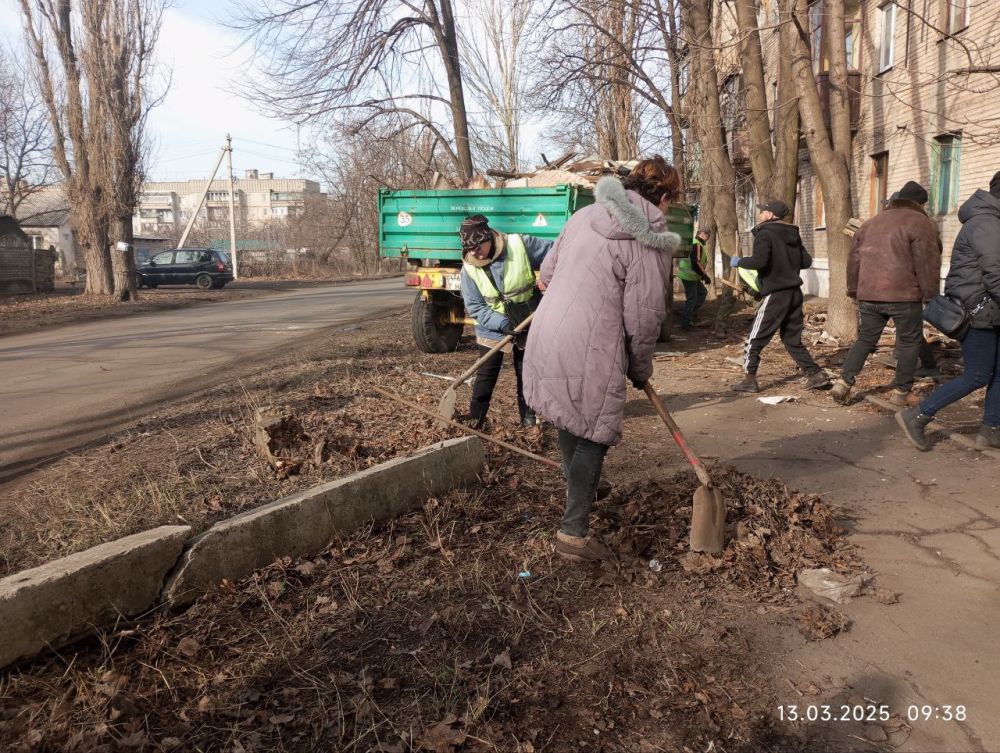 Сергей Желновач: В городском округе Дебальцево продолжаются весенние работы по благоустройству округа Сергей Желновач: В городском округе Дебальцево продолжаются весенние работы по благоустройству округа
