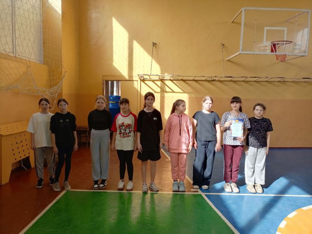 В Ждановке прошло городское соревнование по пионерболу В Ждановке прошло городское соревнование по пионерболу