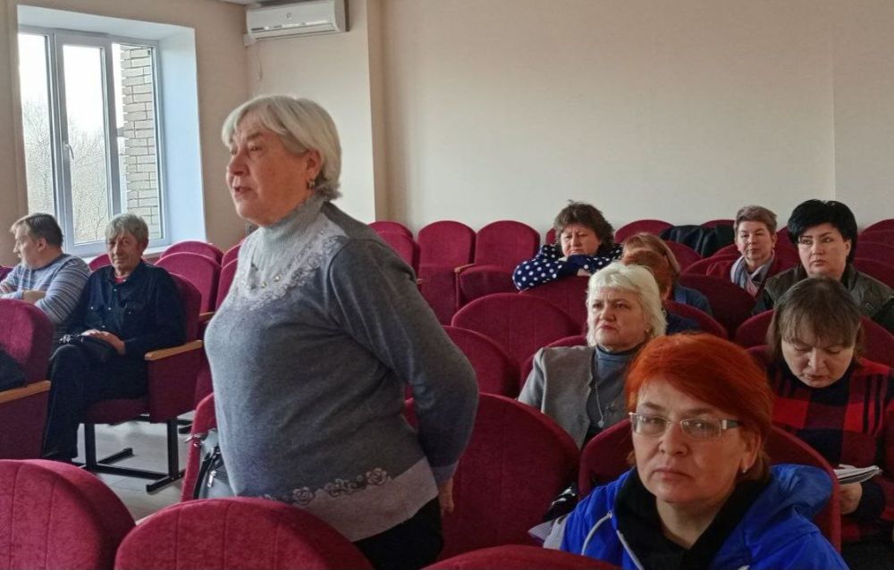 Депутаты Ясиноватского муниципального совета приняли участие во встрече с Министром транспорта ДНР Депутаты Ясиноватского муниципального совета приняли участие во встрече с Министром транспорта ДНР