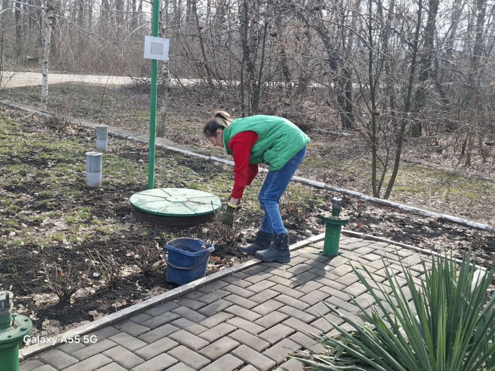 Юрий Будрин: Сегодня, 13.03.2025, в рамках проекта «Городская среда», реализуемого Всероссийской политической партией Единая Россия директора совместно со своими сотрудниками предприятий магазина "Фаворит", рынка "Сокол" и ... Юрий Будрин: Сегодня, 13.03.2025, в рамках проекта «Городская среда», реализуемого Всероссийской политической партией Единая Россия директора совместно со своими сотрудниками предприятий магазина "Фаворит", рынка "Сокол" и ...
